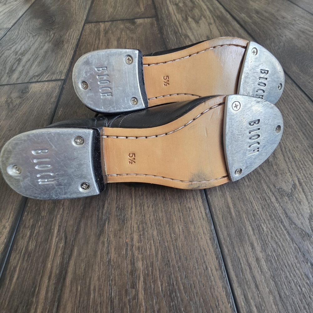 Classic Black Leather Tap Shoes - Picture 4 of 4